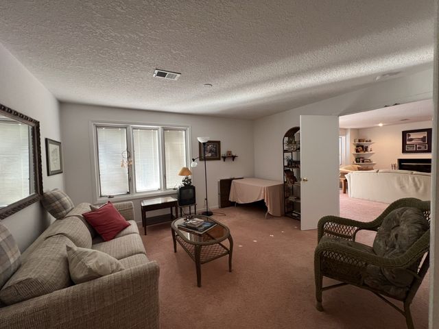 466 44th Ave Court 17, East Moline, IL 61244