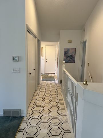 466 44th Ave Court 17, East Moline, IL 61244