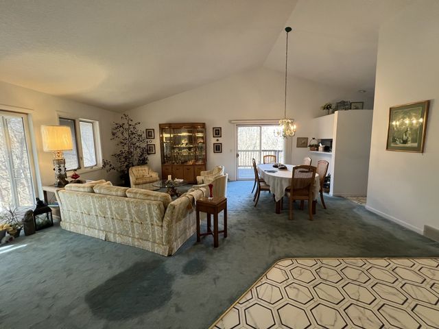 466 44th Ave Court 17, East Moline, IL 61244