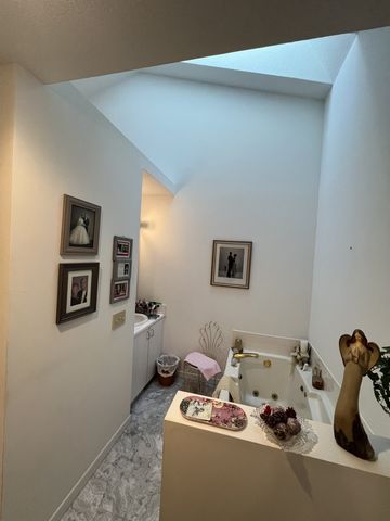 466 44th Ave Court 17, East Moline, IL 61244