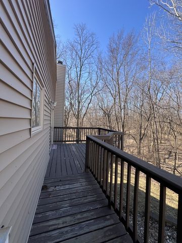 466 44th Ave Court 17, East Moline, IL 61244