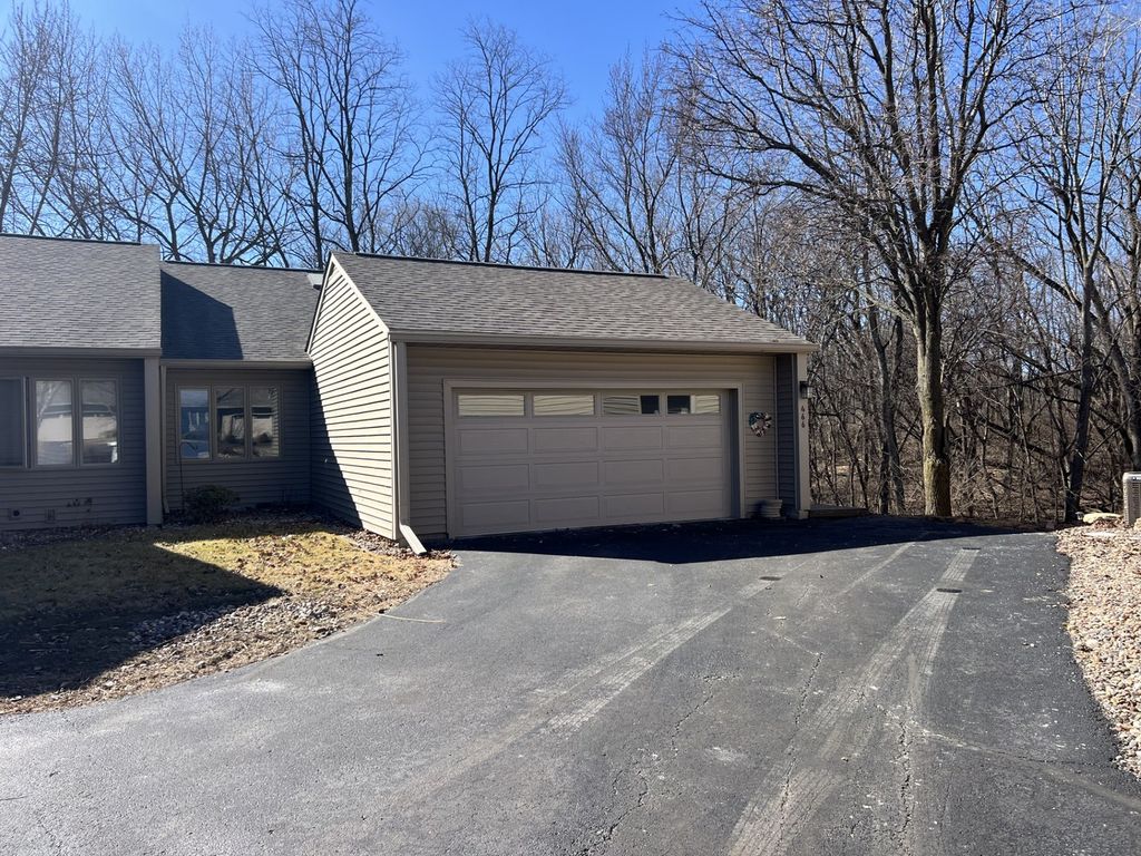 466 44th Ave Court 17, East Moline, IL 61244