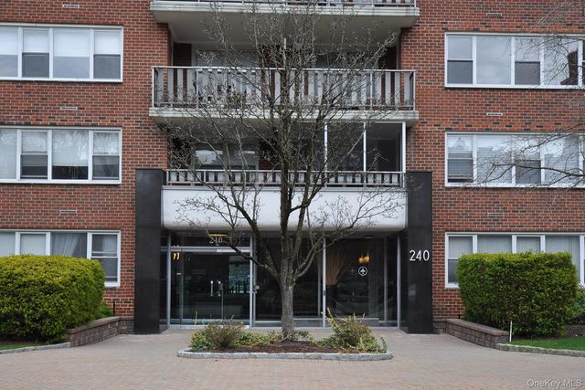 240 Garth Road 6B2, Scarsdale, NY 10583
