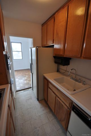 240 Garth Road 6B2, Scarsdale, NY 10583