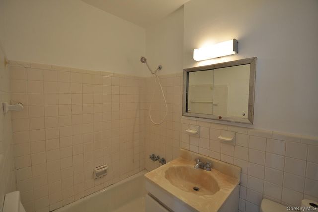 240 Garth Road 6B2, Scarsdale, NY 10583