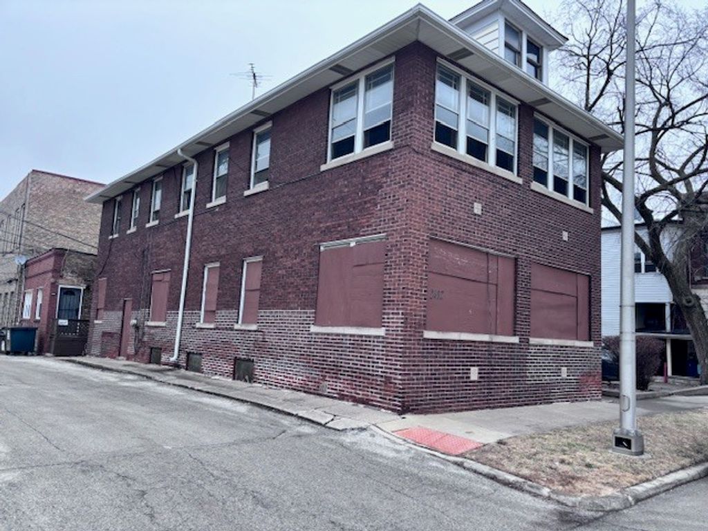 2412 HIGH Street, Blue Island, IL 60406