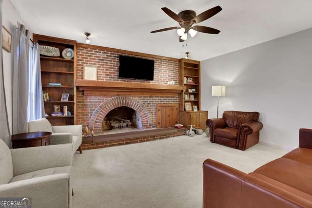 5813 Four Winds Drive SW, Lilburn, GA 30047