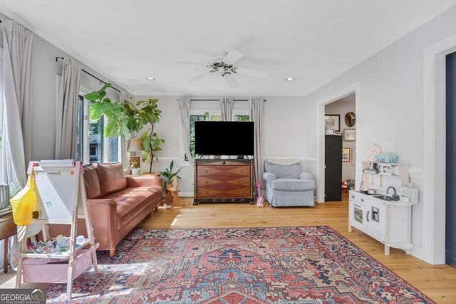 5813 Four Winds Drive SW, Lilburn, GA 30047