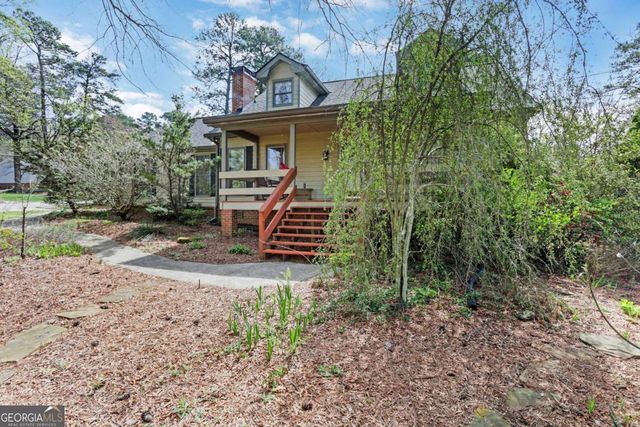 5813 Four Winds Drive SW, Lilburn, GA 30047