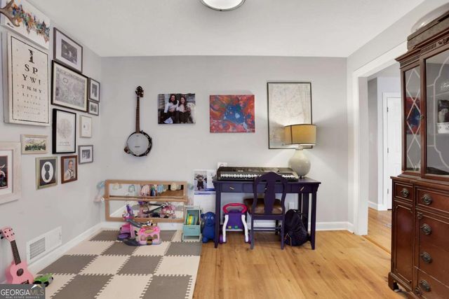 5813 Four Winds Drive SW, Lilburn, GA 30047