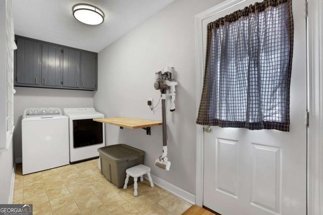 5813 Four Winds Drive SW, Lilburn, GA 30047