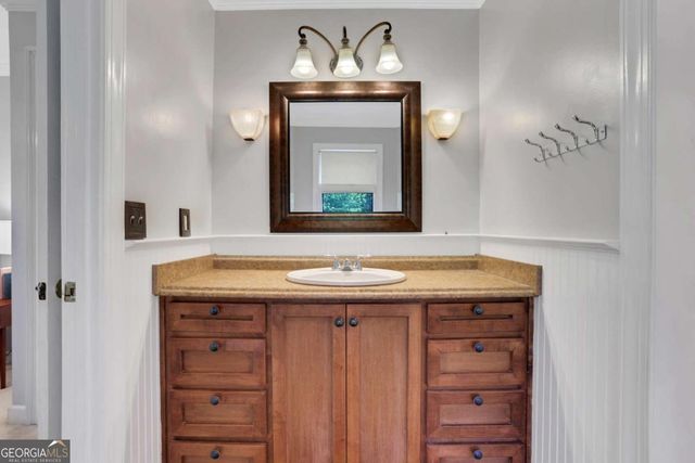 5813 Four Winds Drive SW, Lilburn, GA 30047