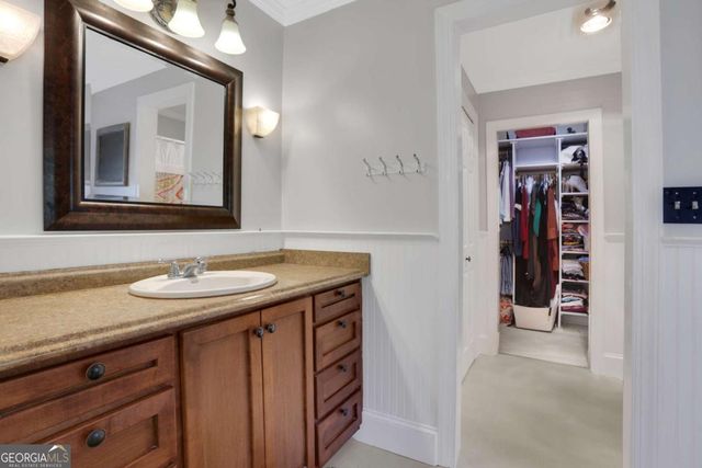 5813 Four Winds Drive SW, Lilburn, GA 30047