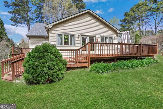 5813 Four Winds Drive SW, Lilburn, GA 30047