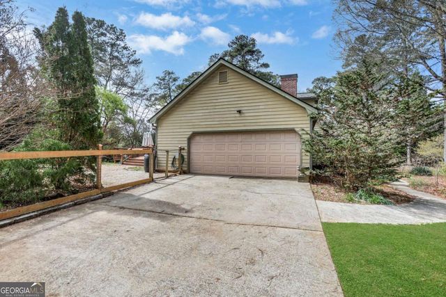 5813 Four Winds Drive SW, Lilburn, GA 30047