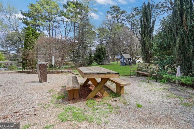 5813 Four Winds Drive SW, Lilburn, GA 30047