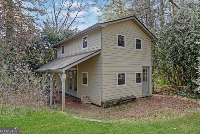 5813 Four Winds Drive SW, Lilburn, GA 30047