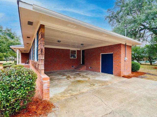 200 Oliver St., Hemingway, SC 29554