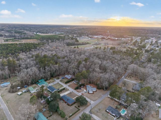 200 Oliver St., Hemingway, SC 29554