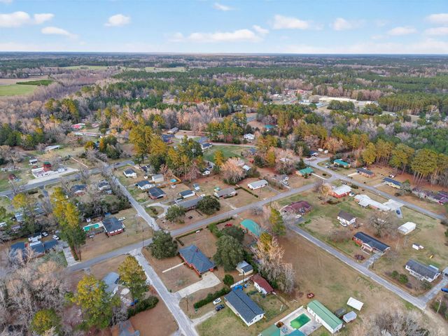 200 Oliver St., Hemingway, SC 29554