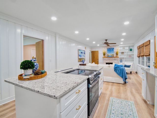 200 Oliver St., Hemingway, SC 29554