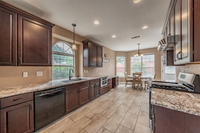 275 Meadowside Drive, Keller, TX 76248