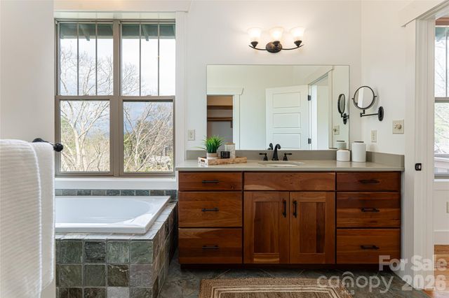 14 Sunset Drive, Asheville, NC 28804