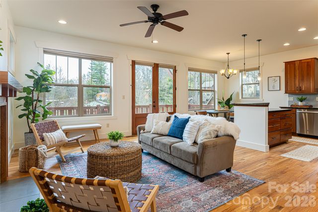 14 Sunset Drive, Asheville, NC 28804