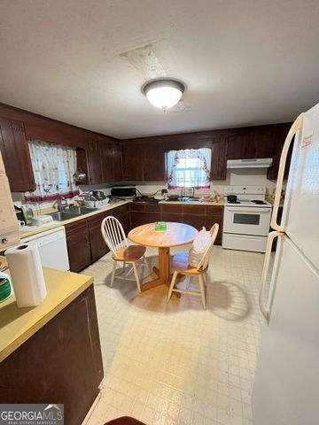 375 S Broad Street, Bowman, GA 30624