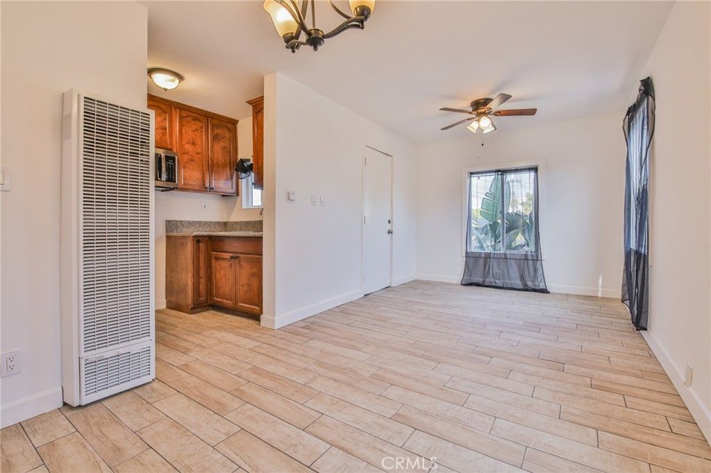 Image 11 of property listing at 1712 E 57th, Los Angeles, CA 90058