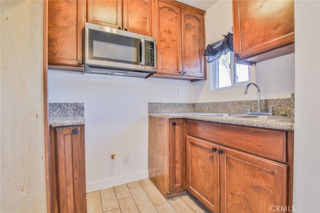Image 12 of property listing at 1712 E 57th, Los Angeles, CA 90058