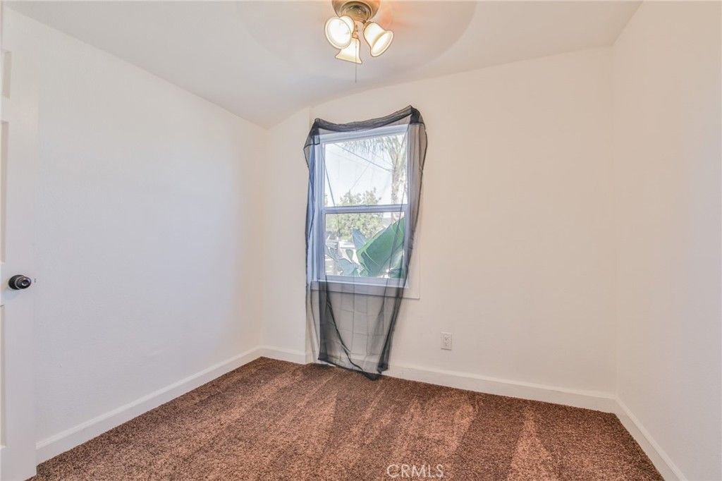 Image 15 of property listing at 1712 E 57th, Los Angeles, CA 90058