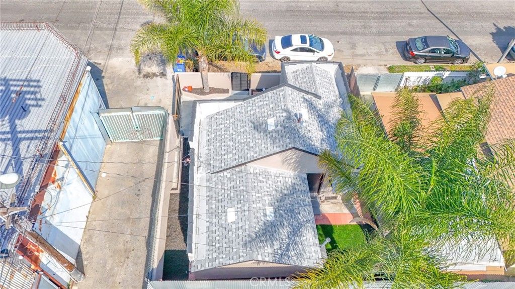 Image 27 of property listing at 1712 E 57th, Los Angeles, CA 90058