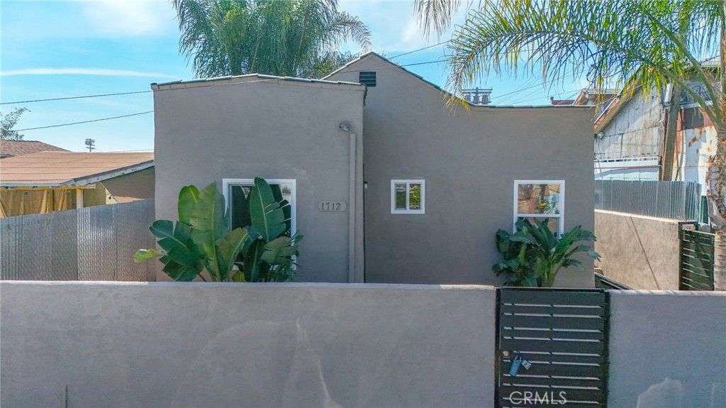Image 5 of property listing at 1712 E 57th, Los Angeles, CA 90058