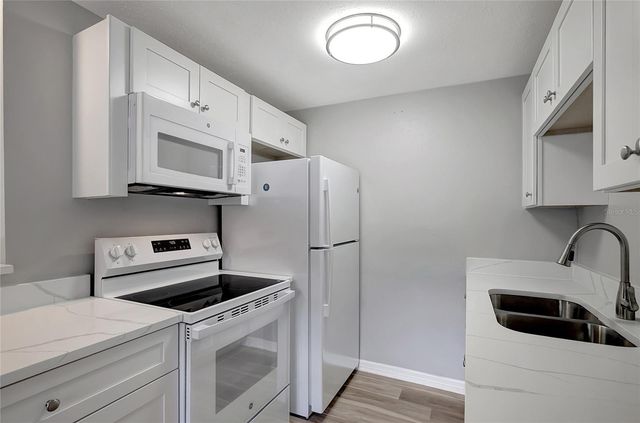 8720 N DEXTER AVENUE, Tampa, FL 33604