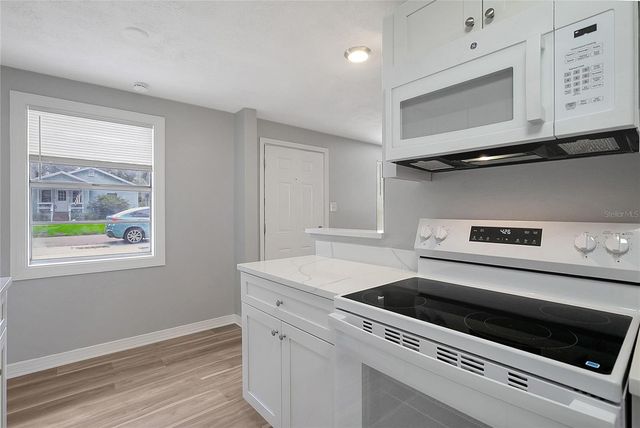 8720 N DEXTER AVENUE, Tampa, FL 33604