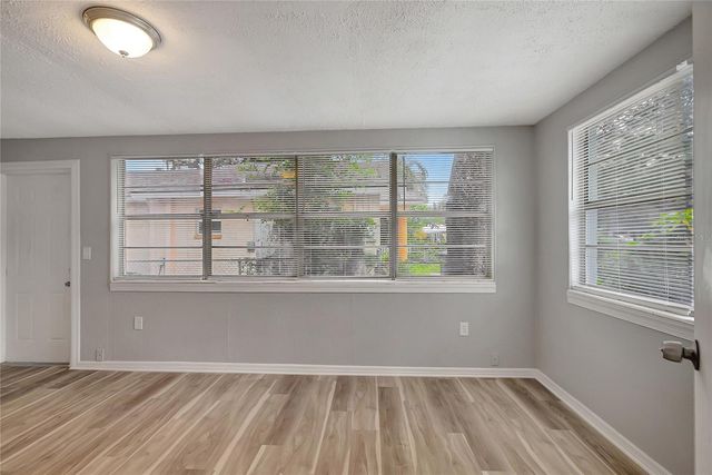 8720 N DEXTER AVENUE, Tampa, FL 33604