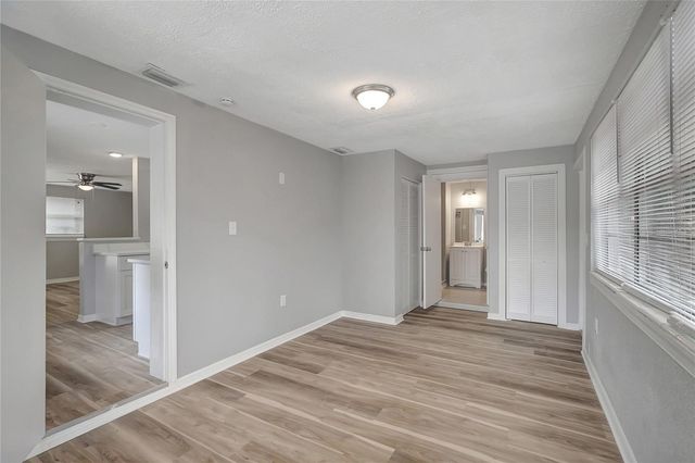 8720 N DEXTER AVENUE, Tampa, FL 33604