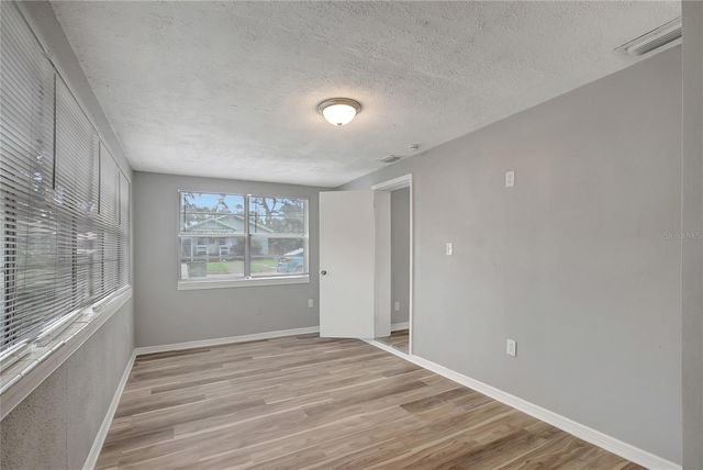 8720 N DEXTER AVENUE, Tampa, FL 33604