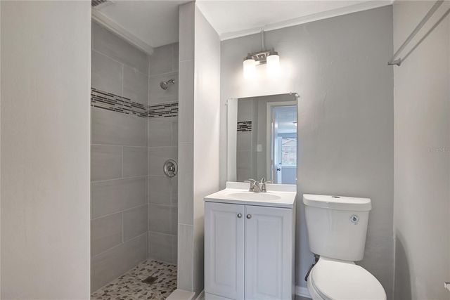 8720 N DEXTER AVENUE, Tampa, FL 33604