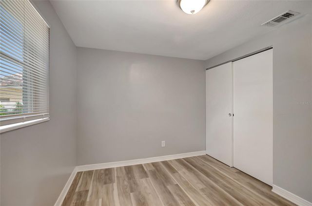 8720 N DEXTER AVENUE, Tampa, FL 33604