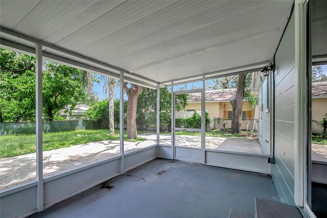 8720 N DEXTER AVENUE, Tampa, FL 33604