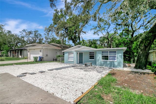 8720 N DEXTER AVENUE, Tampa, FL 33604