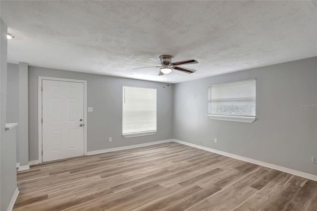 8720 N DEXTER AVENUE, Tampa, FL 33604