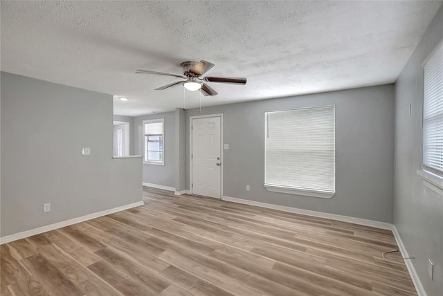 8720 N DEXTER AVENUE, Tampa, FL 33604