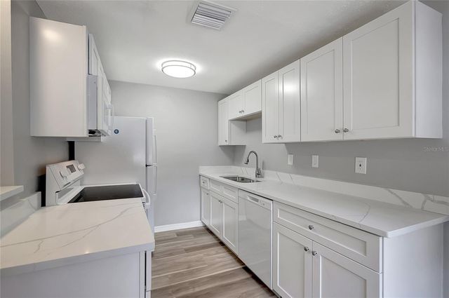 8720 N DEXTER AVENUE, Tampa, FL 33604