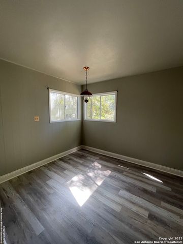 935 ALLEN AVE, New Braunfels, TX 78130