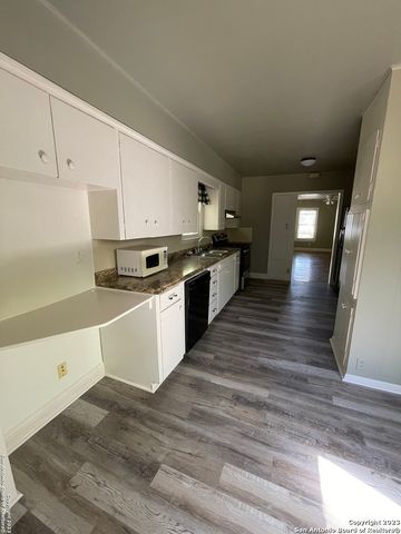 935 ALLEN AVE, New Braunfels, TX 78130