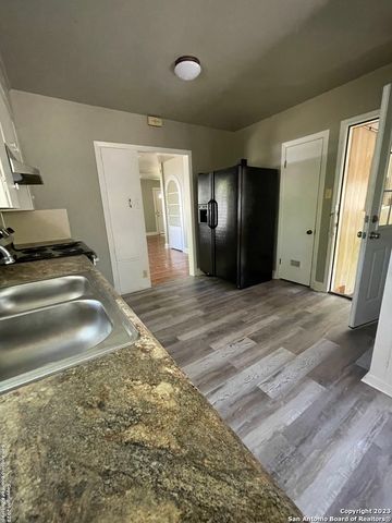 935 ALLEN AVE, New Braunfels, TX 78130