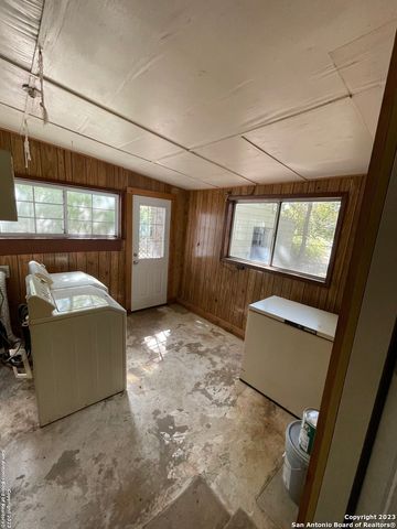 935 ALLEN AVE, New Braunfels, TX 78130